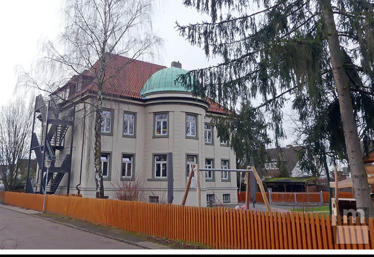 Andre Mispagel Projekt Referenz Öffentliches Bauen Villa Mercedes Burgdorf Sanierung Fassade + Anbau Fluchttreppe