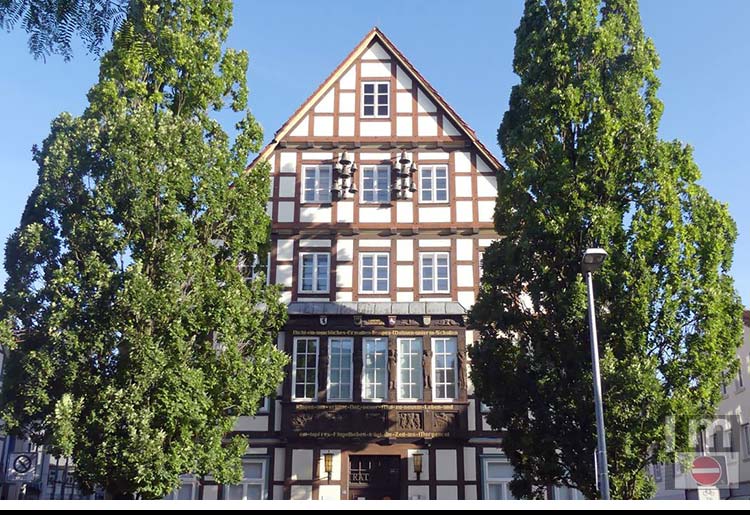 Andre Mispagel Projekt Referenz Öffentliches Bauen Fenstersanierung Rathaus I Burgdorf